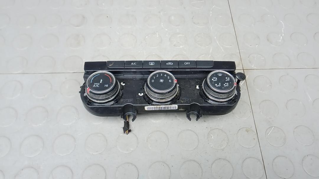 блок управления печки / климат-контроля Volkswagen Passat B8 2015, 2.0 л., TDi, дизель, МКПП, универсал - фото №1