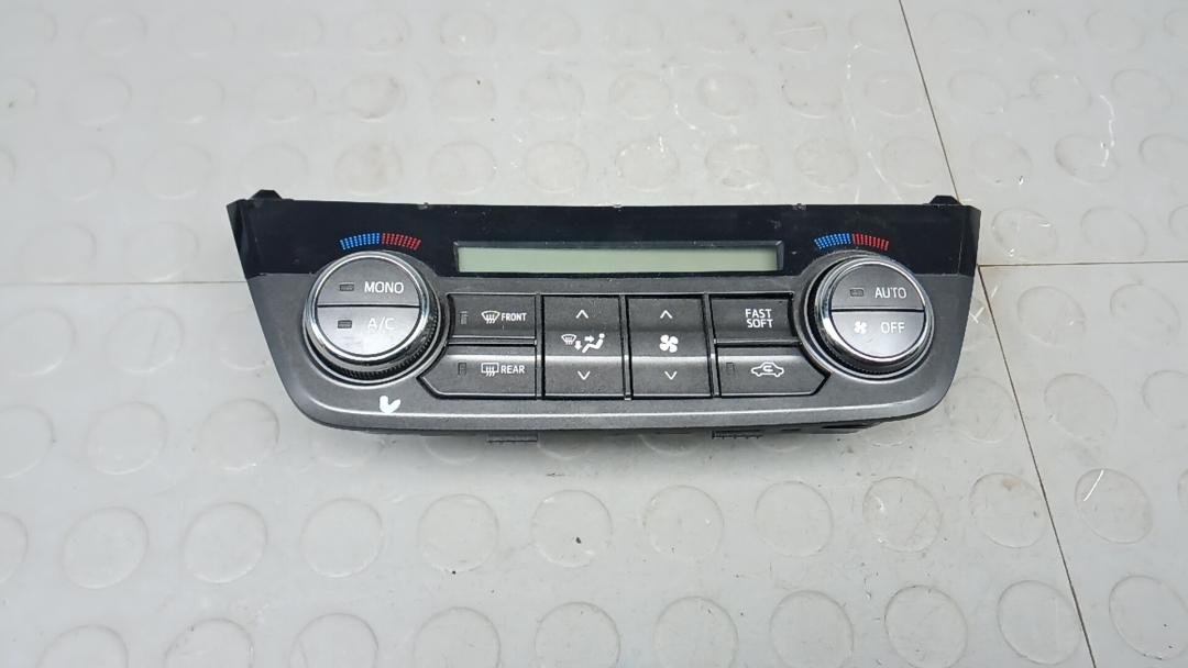 блок управления печки / климат-контроля Toyota RAV4 4 поколение (CA40) 2014, 2.0 л., дизель, МКПП, внедорожник 5 дв. - фото №1