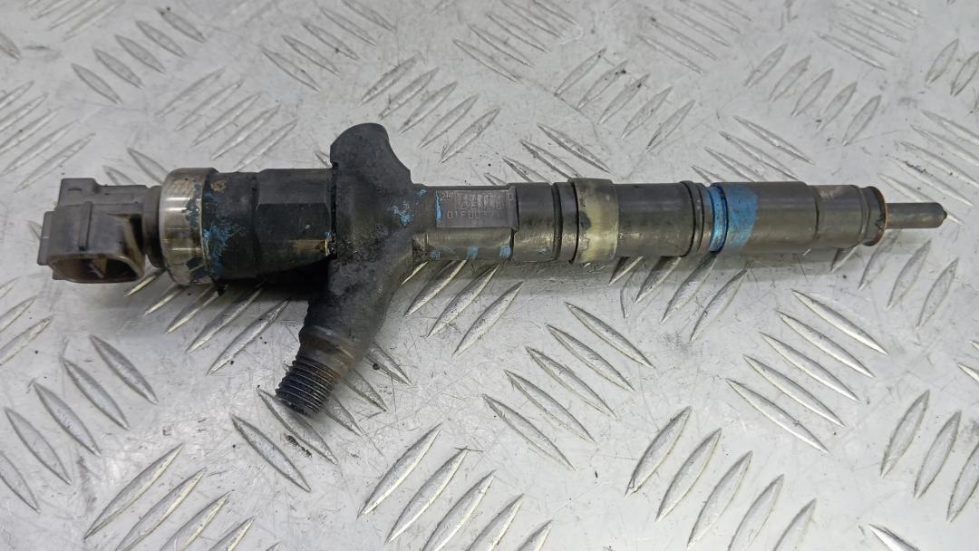 форсунка Toyota Land Cruiser Prado 2004, 3.0 л., дизель, МКПП, внедорожник 5 дв., 23670-30020