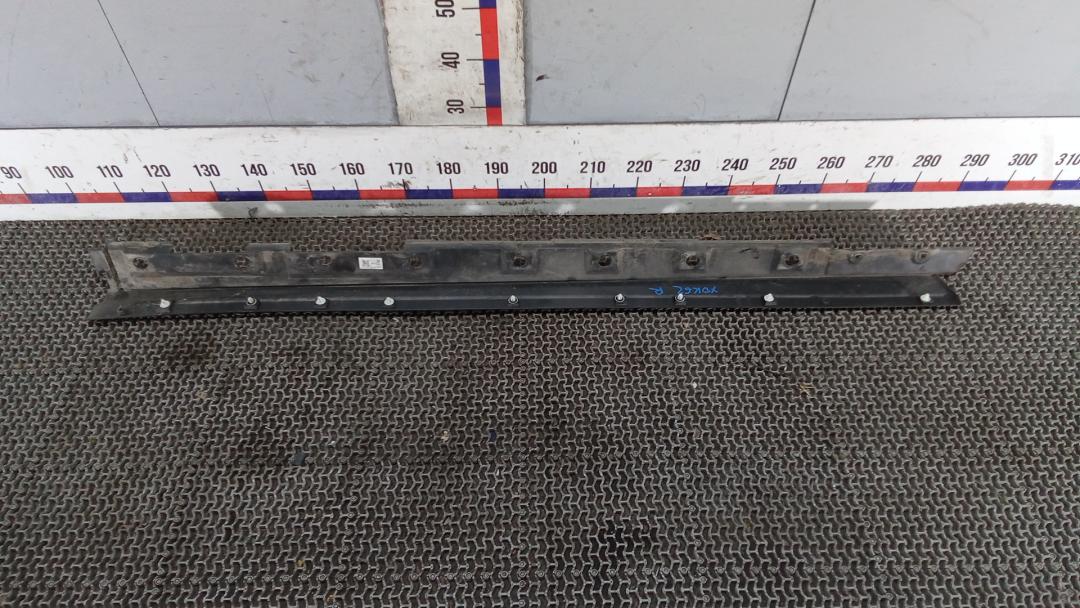 накладка на порог Toyota RAV4 2021, 2.5 л., бензин, АКПП, внедорожник 5 дв.