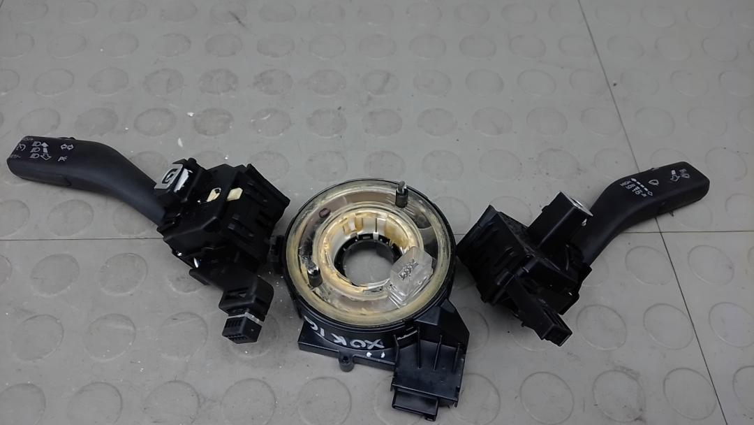 переключатель подрулевой Skoda Superb 2 поколение 2009, 2.0 л., дизель, АКПП, хетчбэк 5 дв., 1K0953519K - фото №1