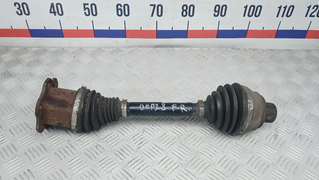 полуось передняя правая (приводной вал, ШРУС) Audi A5 8T 2010, 3.0 л., TDI quattro, дизель, АКПП, хетчбэк 5 дв. - фото №1