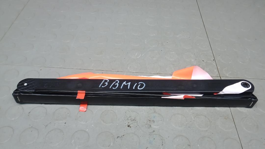 знак аварийной остановки Land Rover Discovery 2011, 3.0 л., SD V6, дизель, АКПП, внедорожник 5 дв.