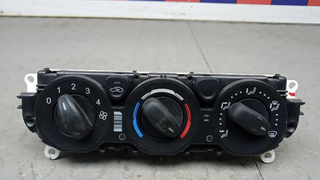 блок управления печки / климат-контроля Ford Transit 8 поколение 2016, 2.2 л., дизель, МКПП, микроавтобус - фото №1