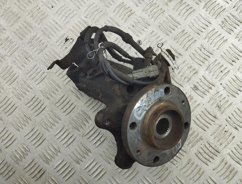 ступица передняя левая Citroen Xsara Picasso 1 поколение 1999, 1.8 л., бензин, МКПП, чёрный, универсал - фото №1
