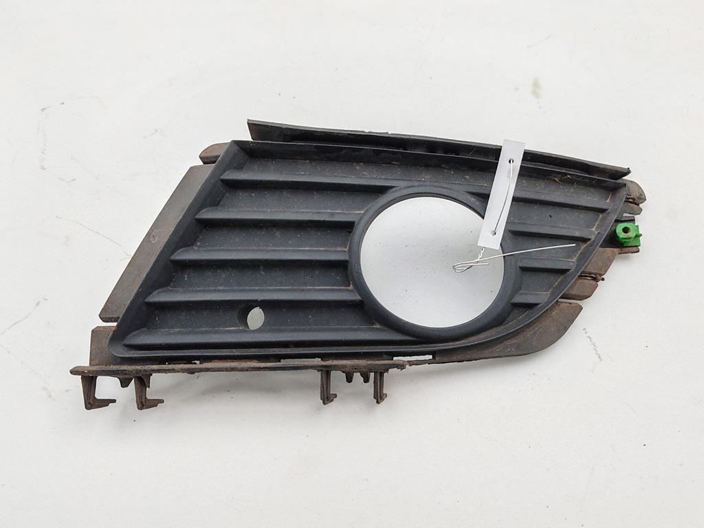 рамка фары противотуманной левой Opel Combo C 2008, 1.4 л., бензин, МКПП, серый, фургон, 13120837