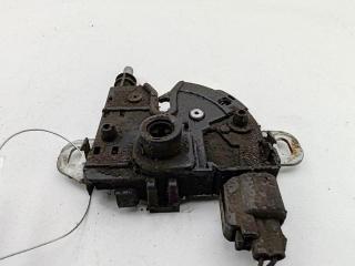 замок капота Ford Focus 1 поколение [рестайлинг] 2004, 1.8 л., бензин, МКПП, красный, седан, 3M5116700AB