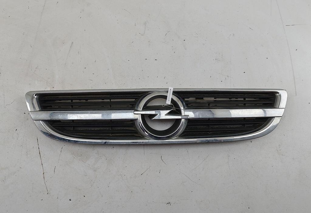 решетка радиатора Opel Zafira A 2004, чёрный, минивэн, 24453538