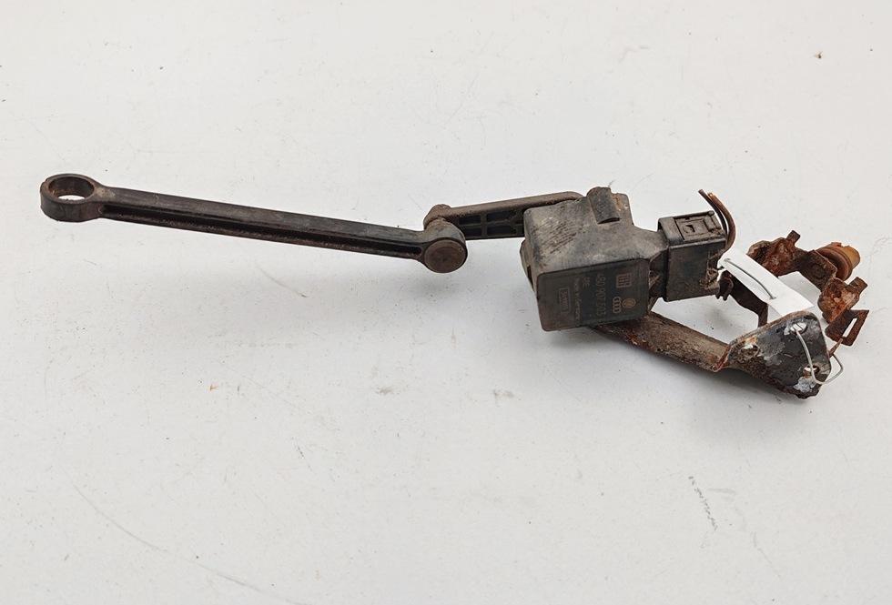 датчик дорожного просвета Audi A6 4B/C5 1998, 2.8 л., бензин, АКПП, серый, универсал, 4B0907503 - фото №1