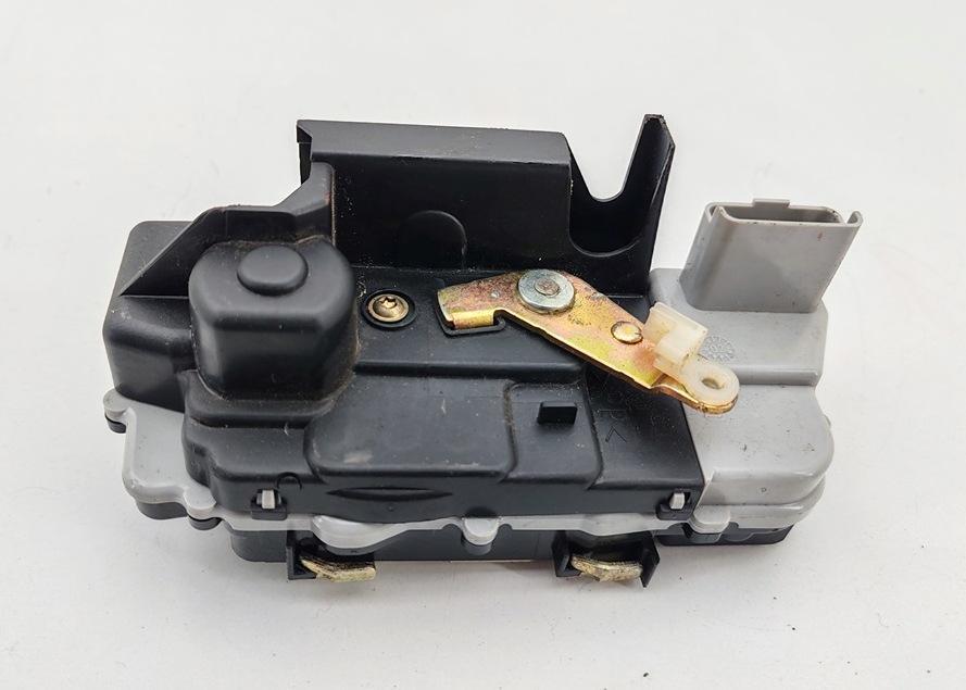 замок двери задней левой Citroen C5 1 поколение 2002, 2.0 л., дизель, МКПП, серый, хетчбэк 5 дв. - фото №1
