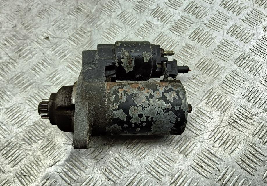 стартер Volkswagen Bora 1 поколение 2000, 2.0 л., бензин, МКПП, серый, универсал, 02A911023L, 001121008 - фото №1