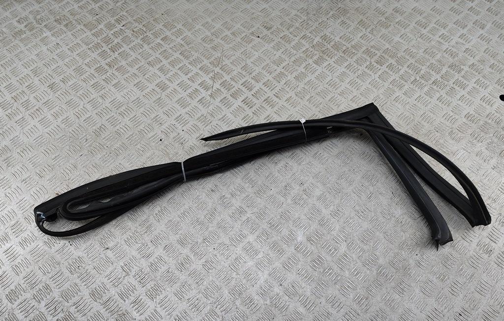 уплотнитель двери Opel Vectra C 2007, 1.8 л., бензин, МКПП, серый, универсал