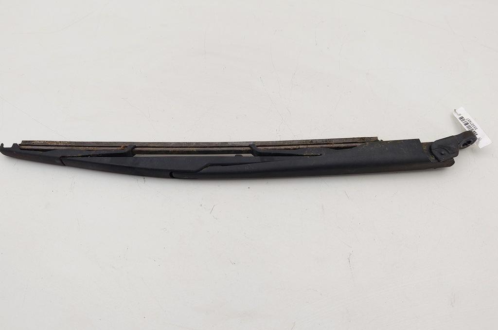 Щеткодержатель (поводок стеклоочистителя) задний Peugeot 406 1 поколение 1997, 2.0 л., бензин, МКПП, зелёный, универсал - фото №1
