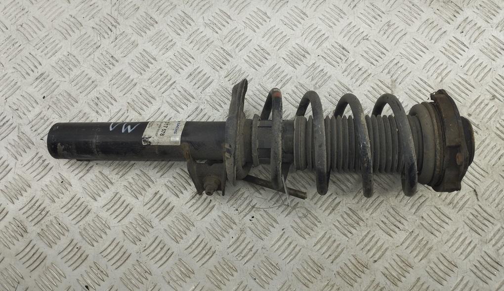 стойка передняя Volkswagen Passat B6 2009, 1.4 л., бензин, АКПП, чёрный, универсал, 824904013027 - фото №1