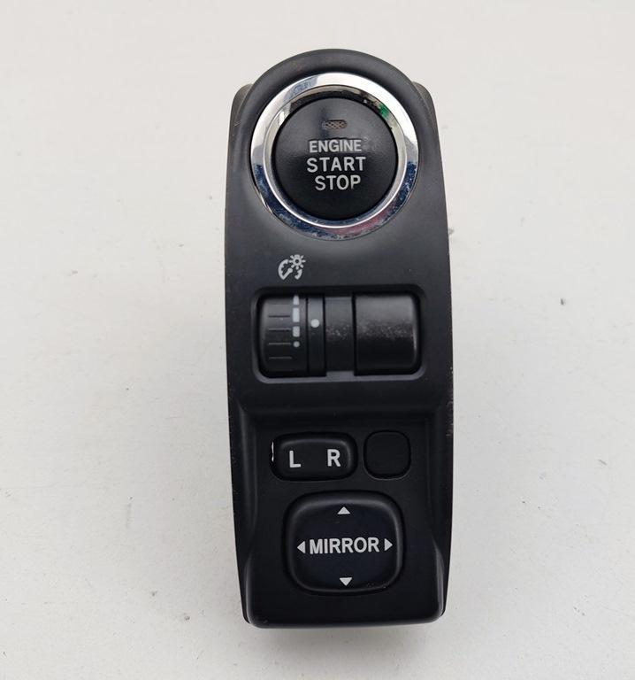 кнопка запуска двигателя Subaru Forester 2008, 2.0 л., дизель, МКПП, серый, внедорожник 5 дв., 2007DJ3297