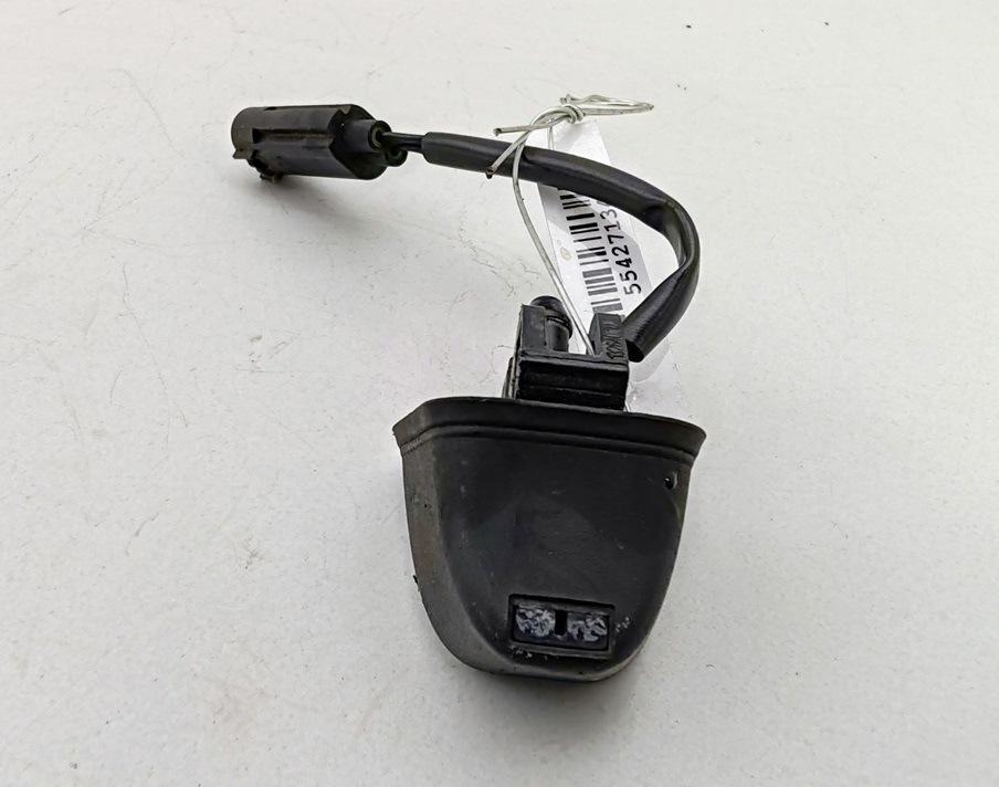 форсунка омывателя лобового стекла BMW 3 серия E90/E91/E92/E93 2007, 2.0 л., бензин, МКПП, красный, универсал, 7131299 - фото №1