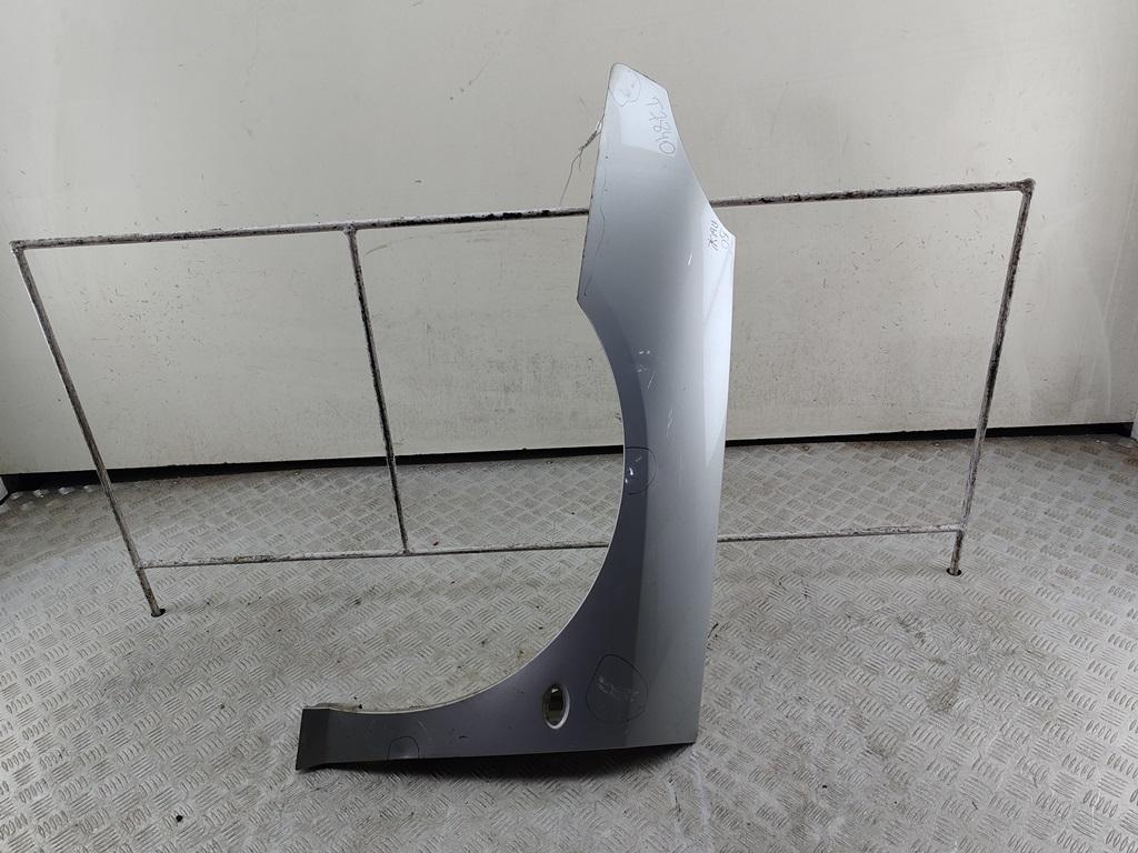 крыло переднее левое Peugeot 407 2005, 2.0 л., бензин, МКПП, серый, универсал