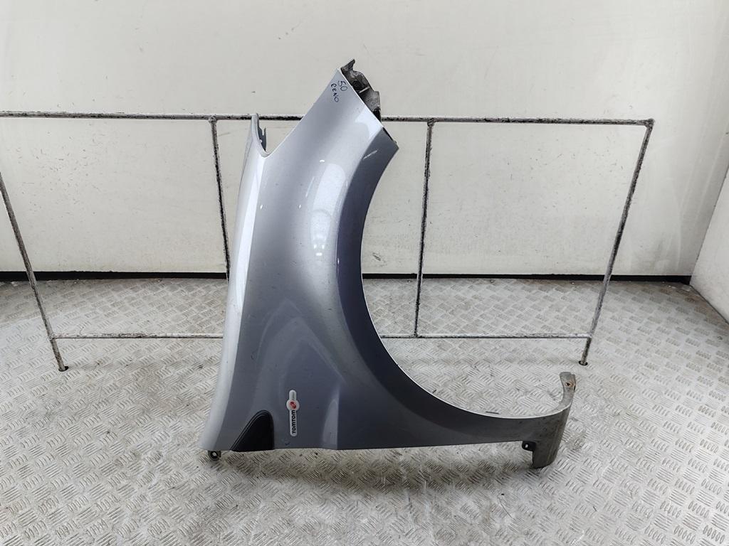 крыло переднее правое Renault Clio III 2012, 1.2 л., бензин, МКПП, серый, универсал, 8200325171