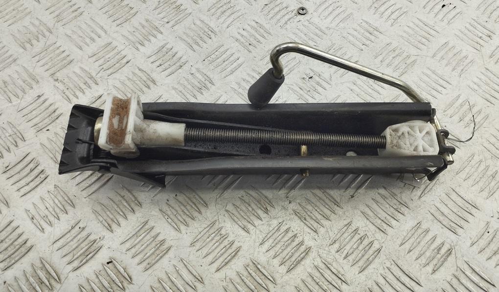 домкрат Peugeot 307 2004, 2.0 л., дизель, МКПП, серый, хетчбэк 5 дв., 9637677780