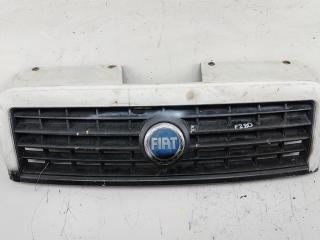 решетка радиатора Fiat Doblo 1 поколение [рестайлинг] 2007, белый, фургон, 735395576