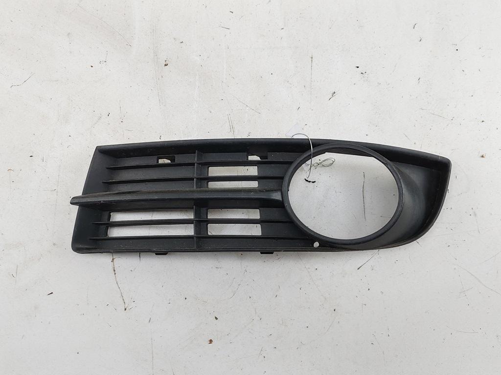 рамка фары противотуманной левой Volkswagen Touran 2004, 1.9 л., дизель, АКПП, серый, минивэн, 1T0853665A