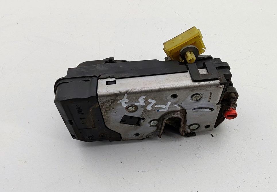 замок двери задней правой Opel Astra H 2004, 1.8 л., бензин, МКПП, серый, хетчбэк 5 дв., 13128116