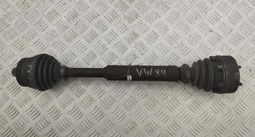 полуось передняя правая (приводной вал, ШРУС) Volkswagen Passat B5 1997, 1.6 л., бензин, МКПП, зелёный, седан - фото №1