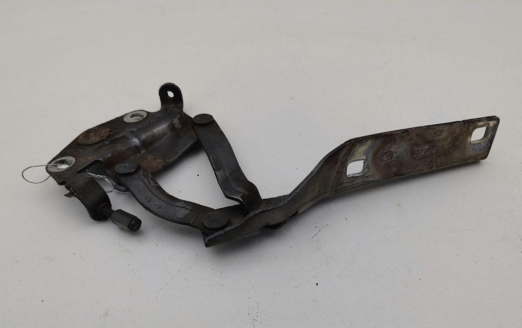 петля капота правая Volkswagen Passat B6 2007, серый, универсал, 3C0823302E