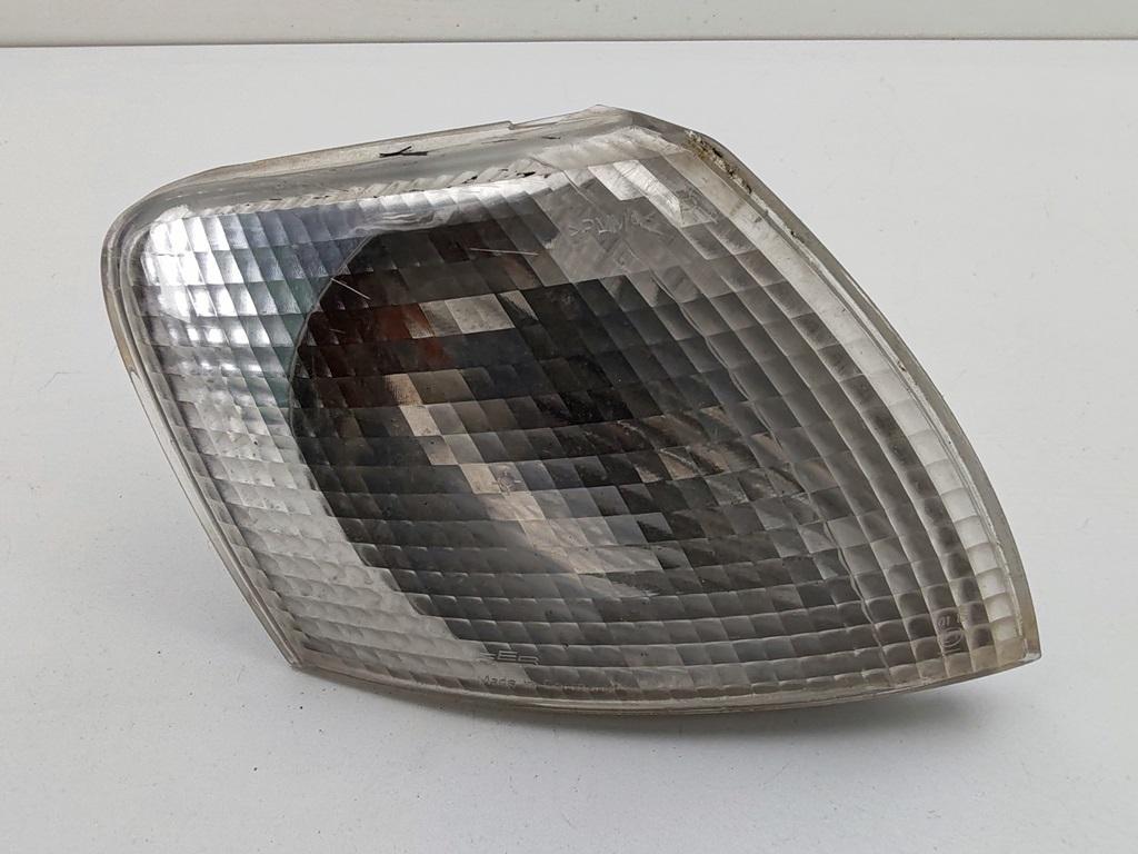 Поворотник (указатель поворота) правый Volkswagen Passat B5 1997, 1.6 л., бензин, МКПП, зелёный, седан, 3B0953050C