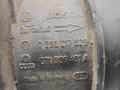 Расходомер (измеритель потока воздуха) Volkswagen Passat B5 [рестайлинг] 2001, 1.9 л., дизель, МКПП, синий, универсал, 071906461A - фото №3