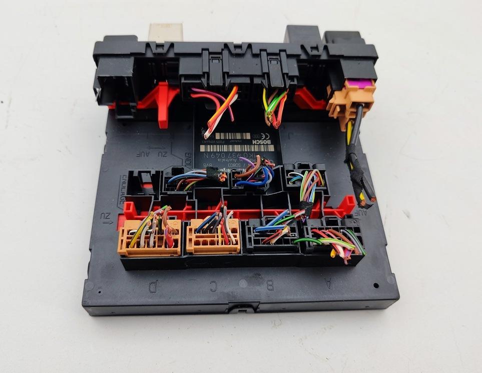 Блок управления BCM (Body Control Module) Volkswagen Touran 1 поколение 2005, 1.6 л., бензин, МКПП, серый, минивэн, 1K0937049N - фото №1