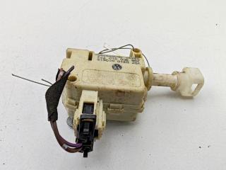 замок лючка топливного бака Volkswagen Passat B6 2007, 2.0 л., дизель, МКПП, серый, седан, 3C0910773