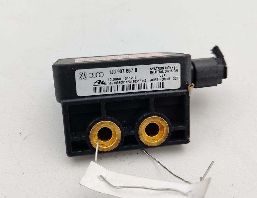 датчик ускорения Volkswagen Bora 2000, 2.0 л., бензин, МКПП, серый, универсал, 1J1907637B