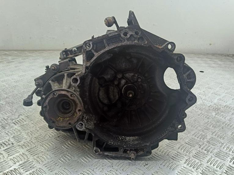 МКПП SEAT Leon 2003, 1.6 л., бензин, МКПП, чёрный, хетчбэк 5 дв., ERT