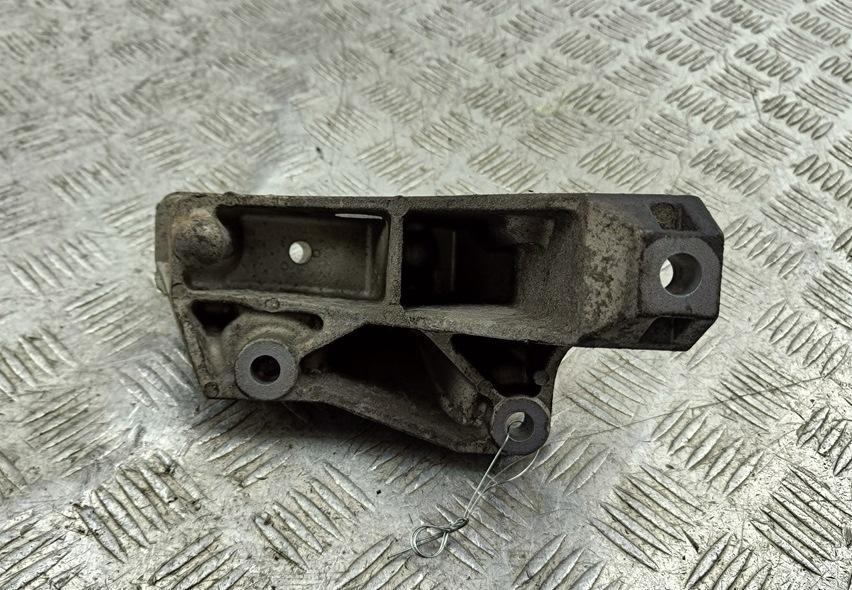 кронштейн КПП SEAT Leon 2000, 1.4 л., бензин, МКПП, серый, хетчбэк 5 дв., 1J0199117Q