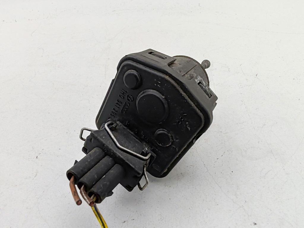 корректор фар Volkswagen Passat B5 2000, 1.6 л., бензин, МКПП, красный, универсал, 1H0941295