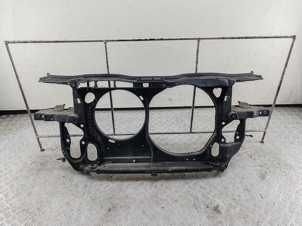 Рамка радиатора Volkswagen Passat B5+ (GP) 2002, 2.0 л., бензин, МКПП, серый, универсал, 3B0805594