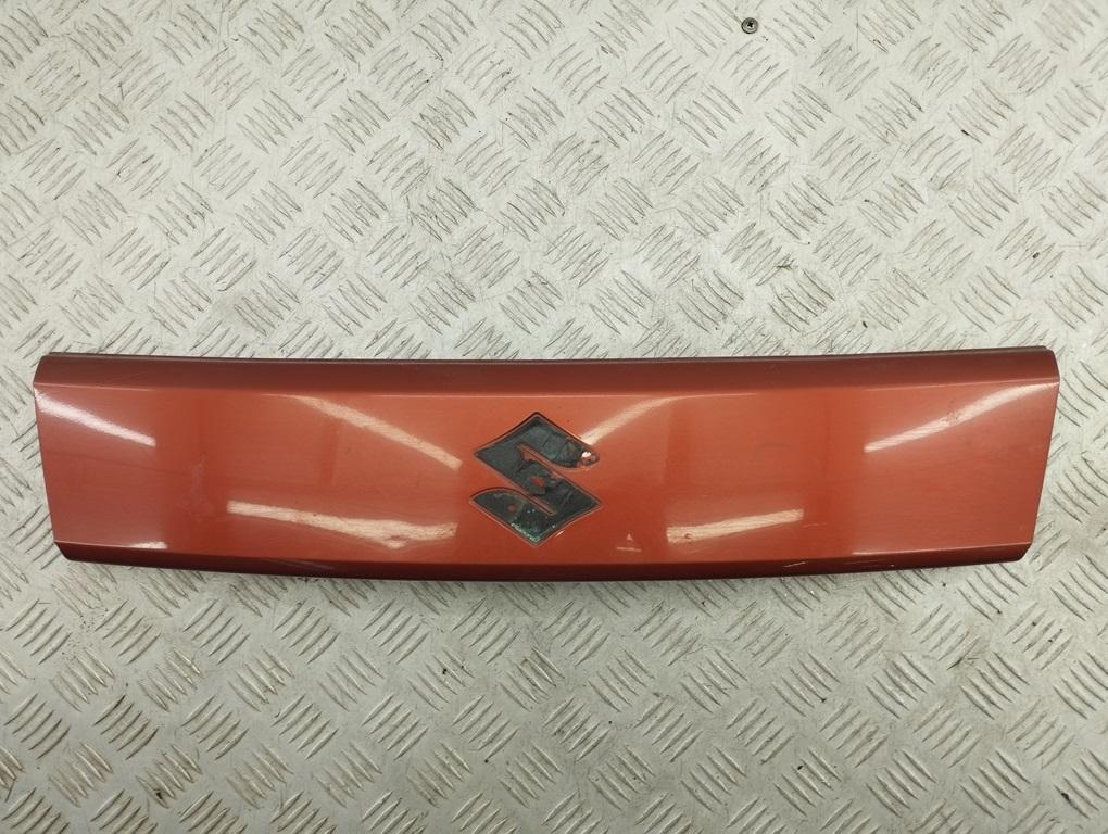 накладка двери (крышки) багажника Suzuki Splash 2008, 1.0 л., бензин, МКПП, красный, хетчбэк 5 дв., 8394151K10