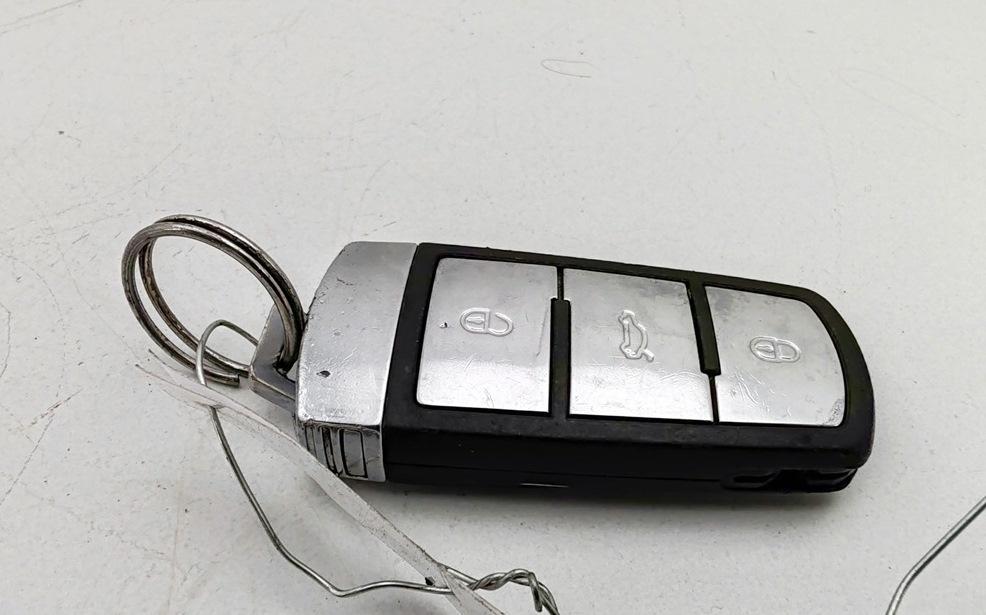 ключ Volkswagen Passat B6 2008, 1.8 л., бензин, МКПП, серый, универсал