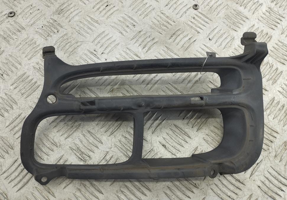 рамка фары противотуманной правой Toyota Avensis 2004, 2.0 л., дизель, МКПП, чёрный, универсал, 5212805040