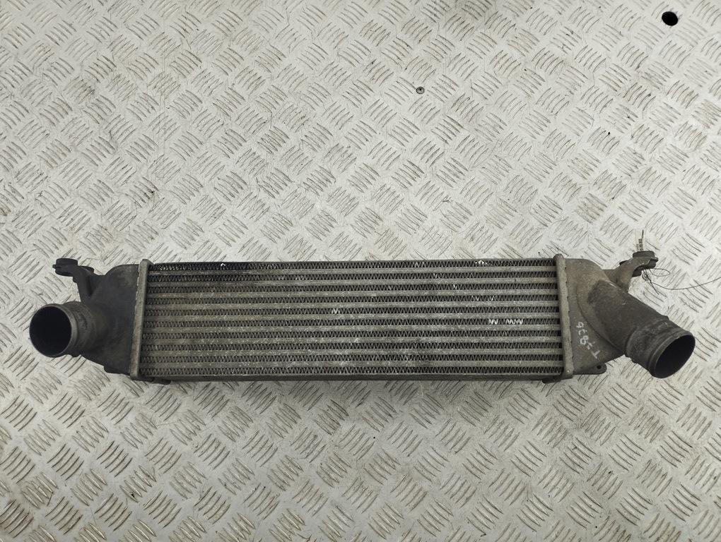 радиатор интеркулера Hyundai H-1 Starex 1997 2009, 2.5 л., дизель, МКПП, белый, минивэн - фото №1