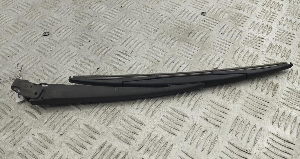 Щеткодержатель (поводок стеклоочистителя) задний Subaru Forester 3 поколение (SH) 2008, 2.0 л., дизель, МКПП, серый, внедорожник 5 дв. - фото №1