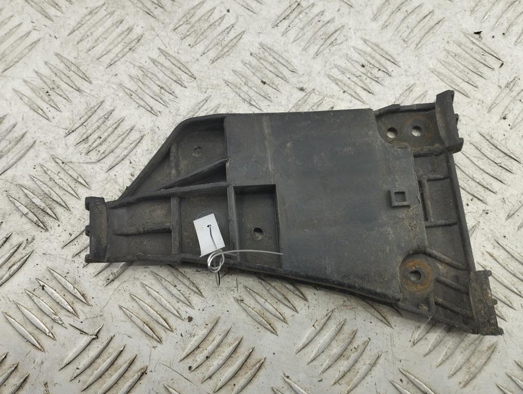 кронштейн переднего бампера Audi A4 B5 1998, 1.8 л., бензин, МКПП, зелёный, универсал, 8D0807283