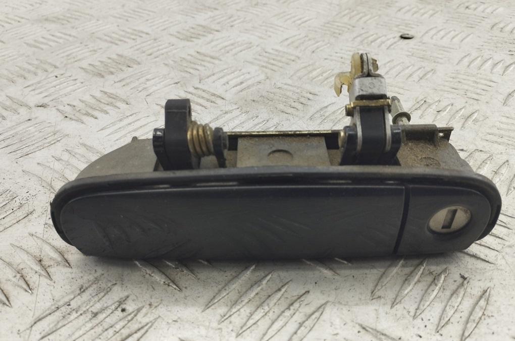ручка наружная передняя левая Audi A6 C5 2004, 2.5 л., дизель, МКПП, синий, универсал, 4B1837885A