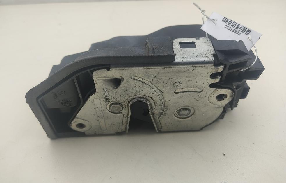 замок двери передней правой BMW 5 E60/E61 2003, 3.0 л., бензин, АКПП, серый, седан, 7036170