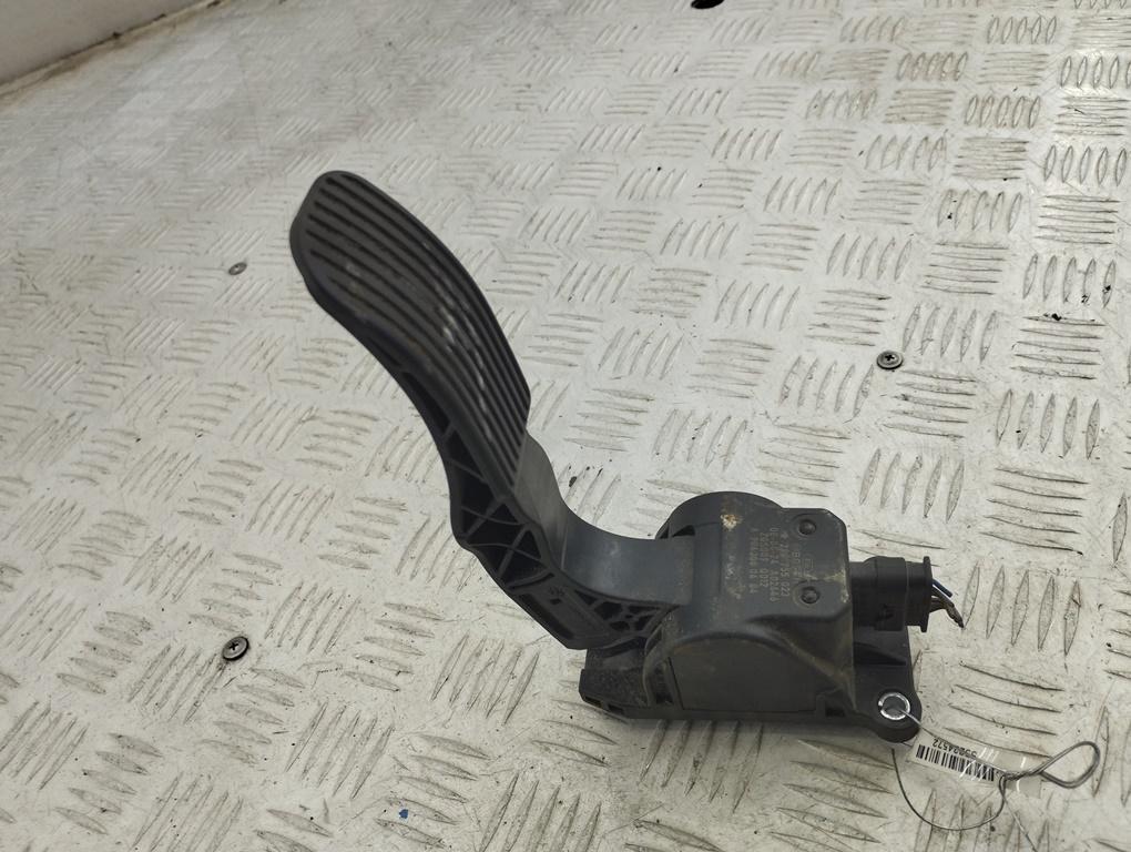 педаль Mercedes-Benz Vito 2008, 2.2 л., дизель, МКПП, белый, микроавтобус, 9063000404