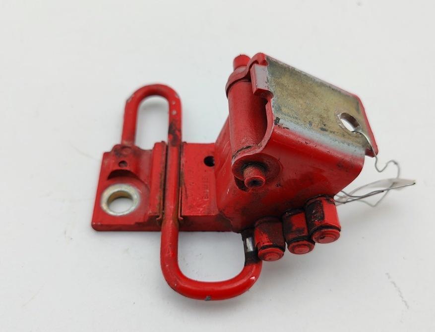 петля двери Audi A4 B6 2003, красный, универсал, 8E0831411B