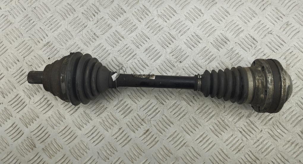 полуось передняя левая (приводной вал, ШРУС) Volkswagen Passat B6 2008, 1.8 л., бензин, МКПП, серый, универсал, 2K0407271E