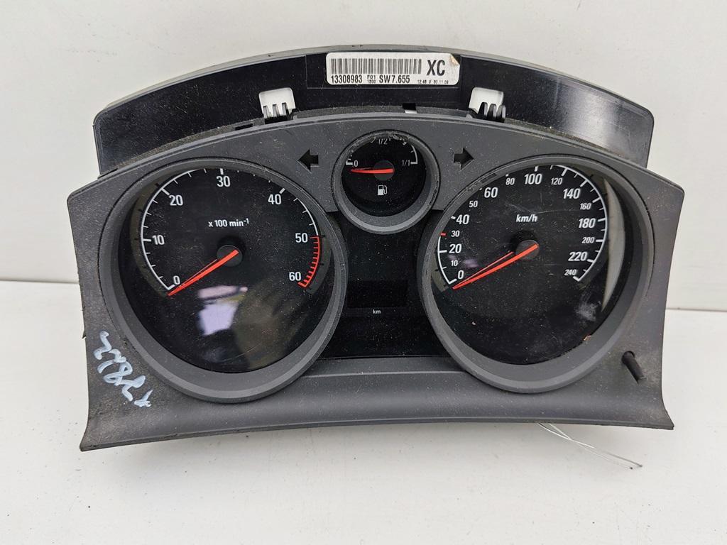 приборная панель Opel Astra H 2009, 1.9 л., дизель, МКПП, чёрный, универсал, 13308983XC