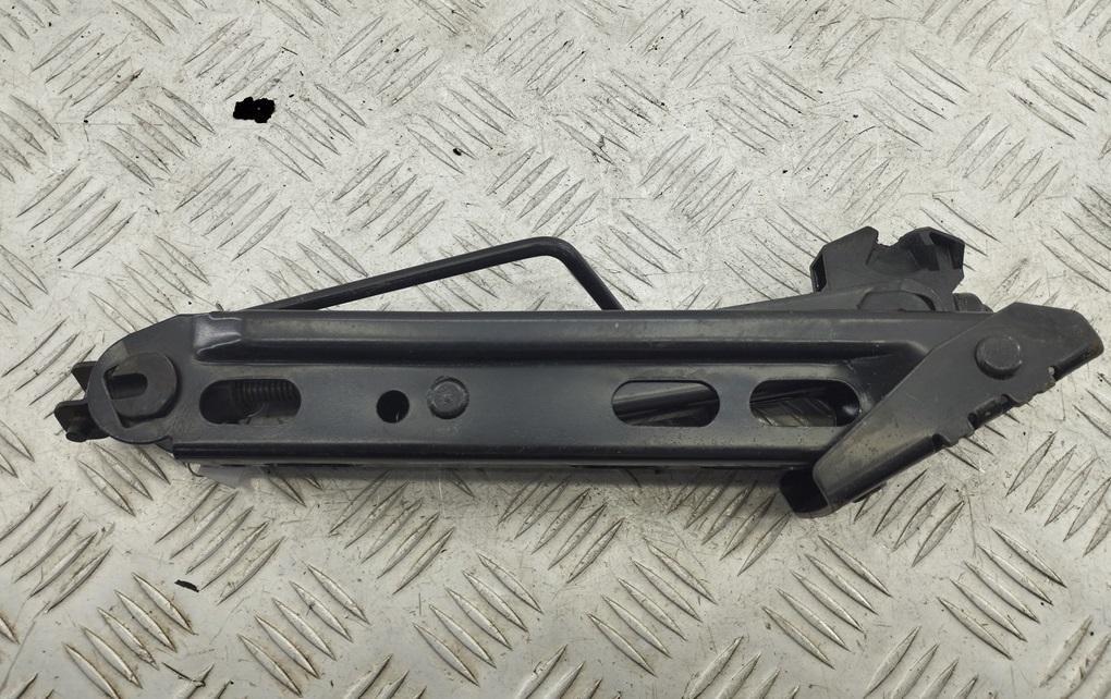 домкрат Opel Astra G 1999, 1.8 л., бензин, МКПП, серый, универсал, 09127172